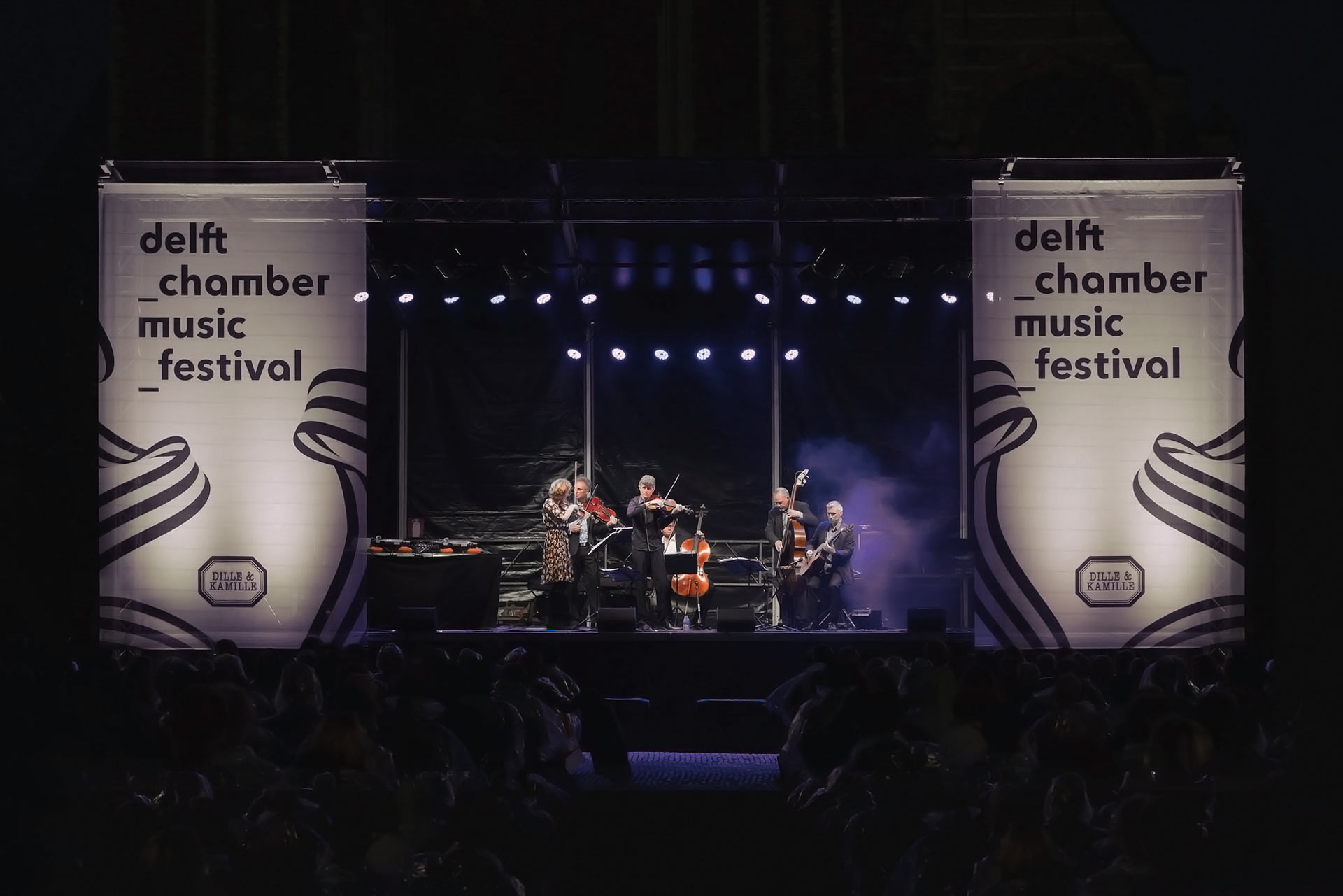 grafisch ontwerp concert vlaggen podium delft chamber music festival de design club